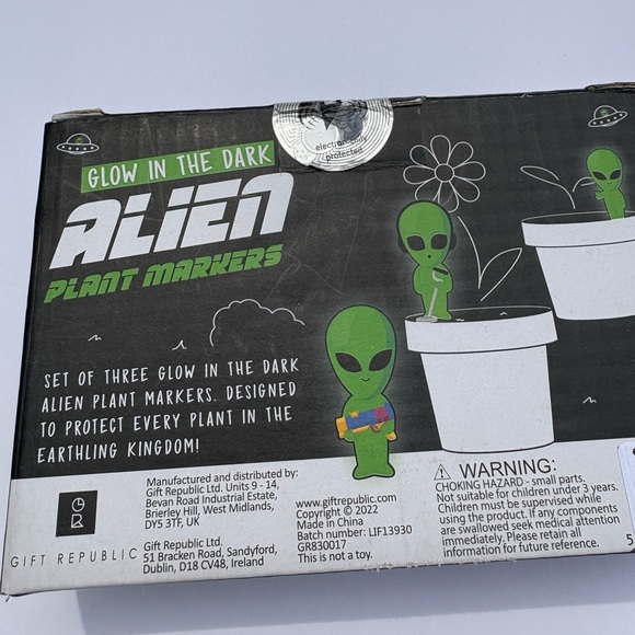 NWT Urban Outfitters Glow In The Dark Alien Plant Markers - Picture 8 of 9